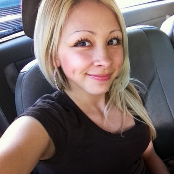 Meet your Posher, Jeanette - Picture 1 of 1